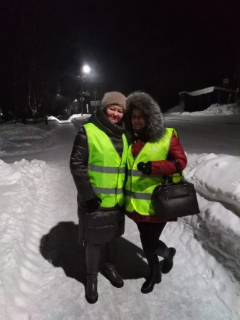 Народные дружинники патрулируют улицы поселка..